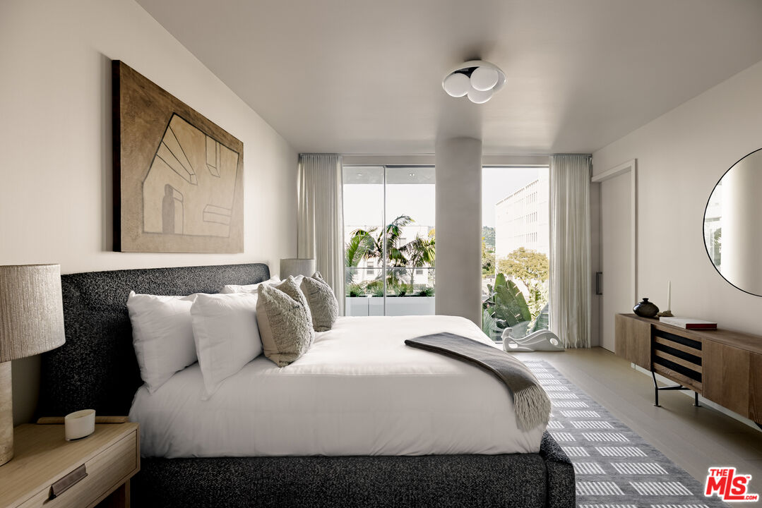 9200 Wilshire Blvd Unit: 306W