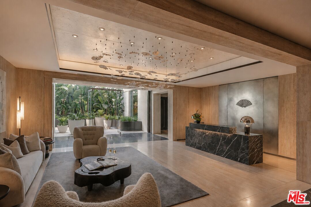 9200 Wilshire Blvd Unit: 306W