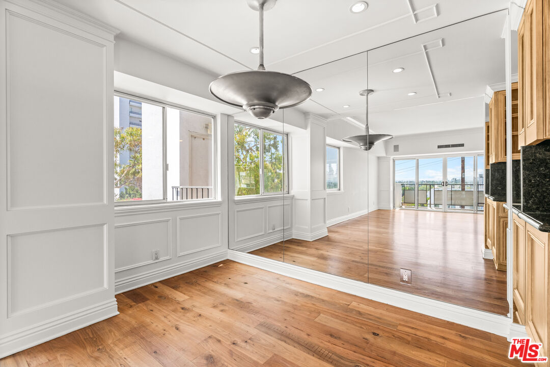 1155 N La Cienega Blvd Unit: 306