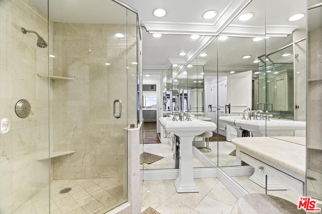 1155 N La Cienega Blvd Unit: 306