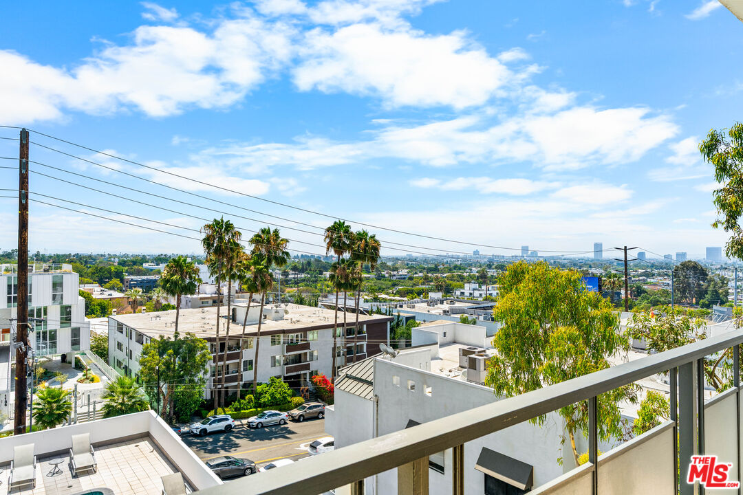 1155 N La Cienega Blvd Unit: 306