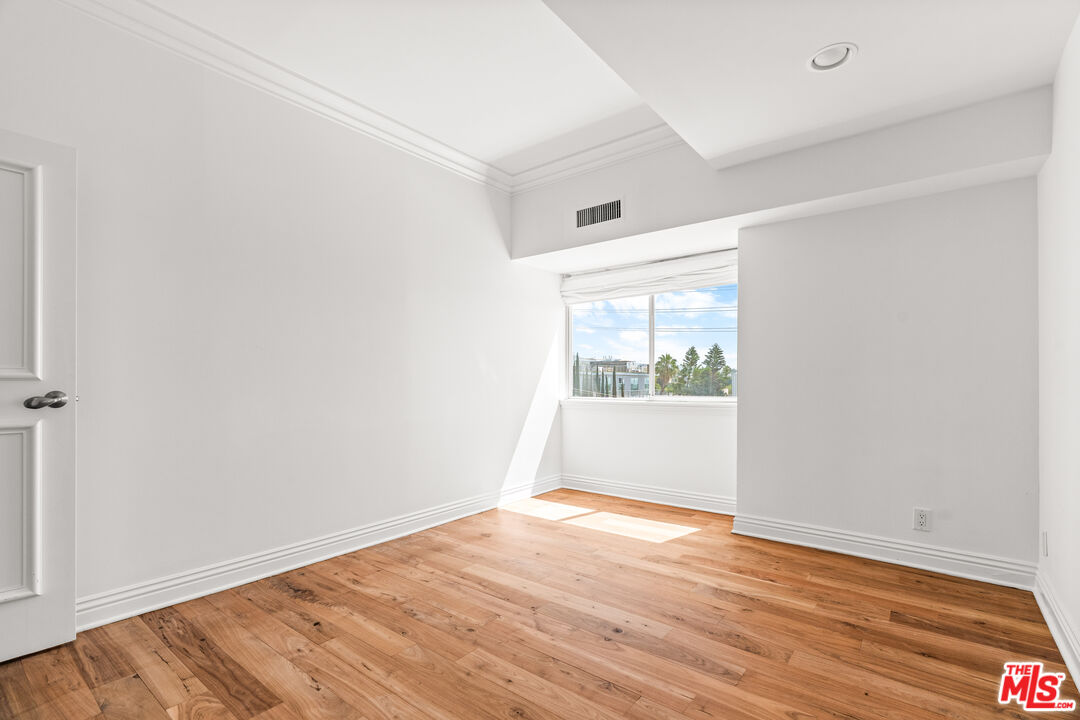1155 N La Cienega Blvd Unit: 306