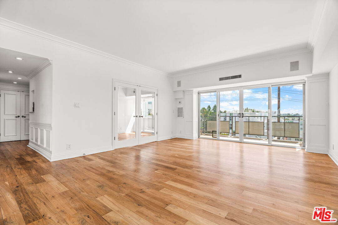 1155 N La Cienega Blvd Unit: 306
