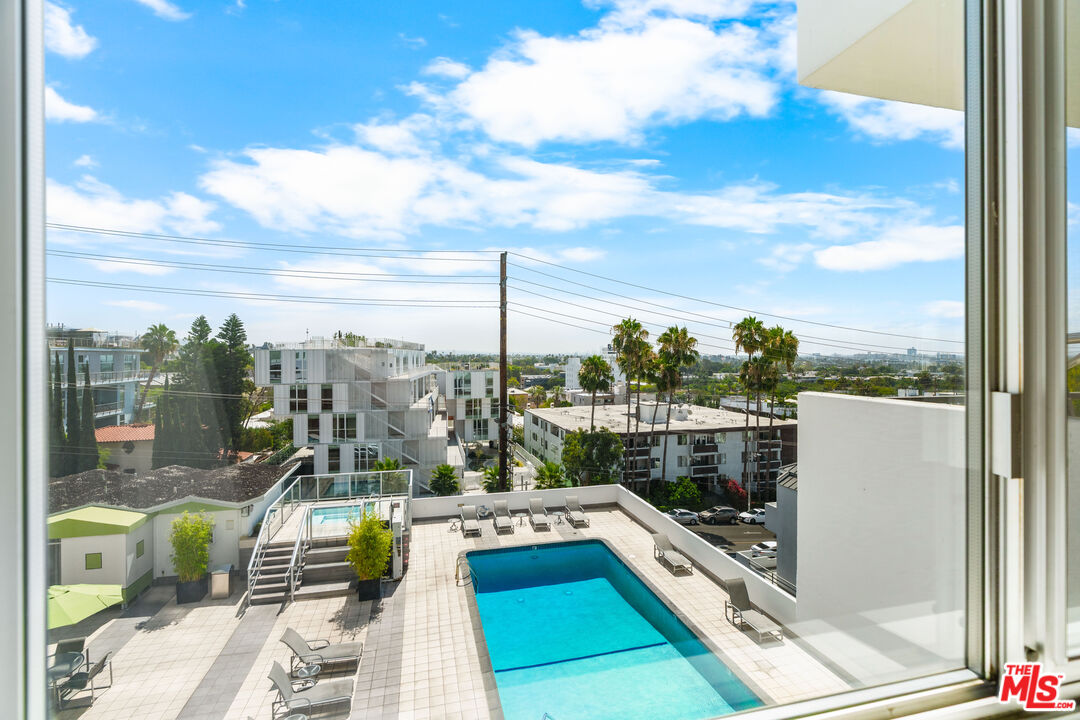 1155 N La Cienega Blvd Unit: 306