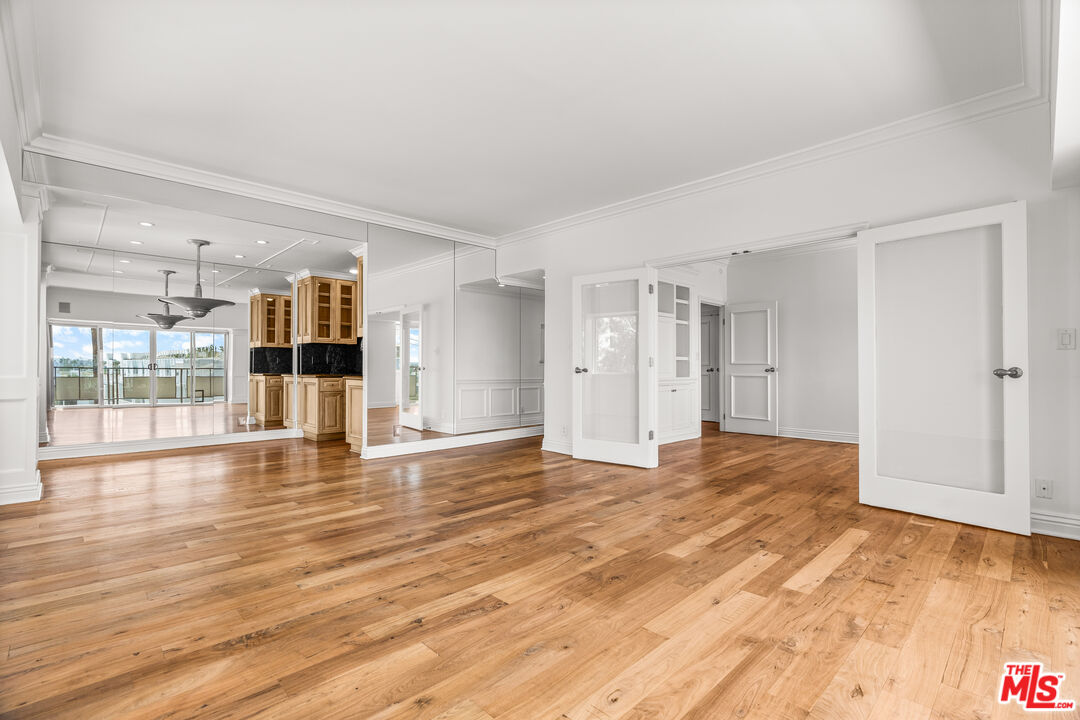 1155 N La Cienega Blvd Unit: 306