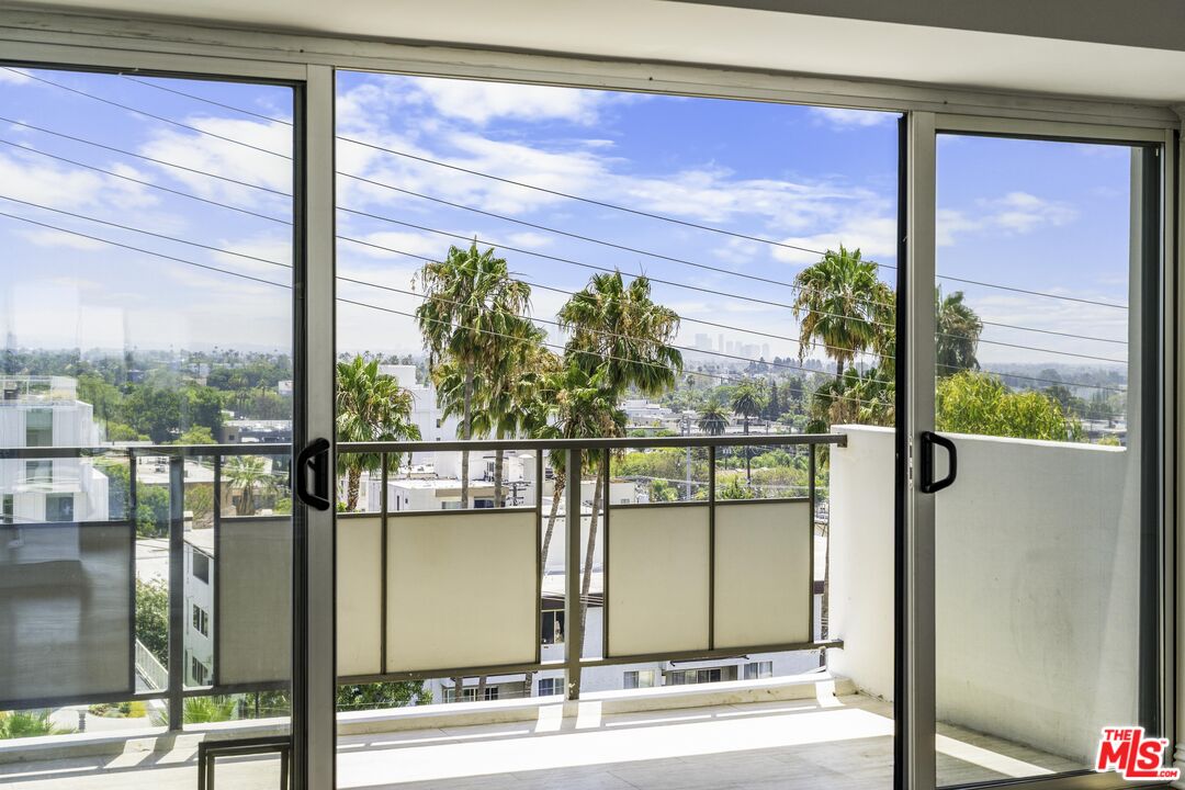 1155 N La Cienega Blvd Unit: 306