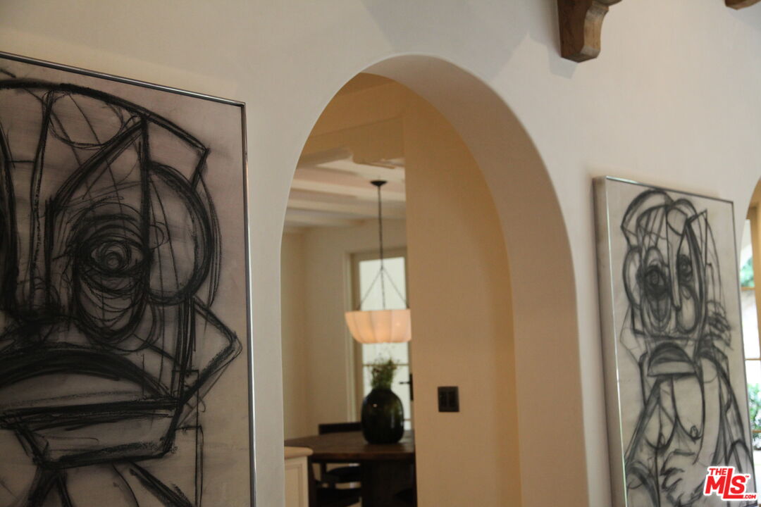 1168 N Doheny Dr