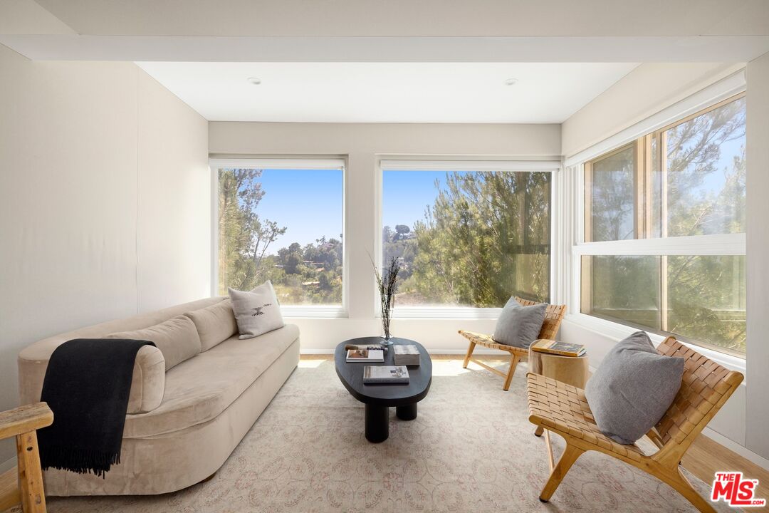 2549 Canyon Oak Dr