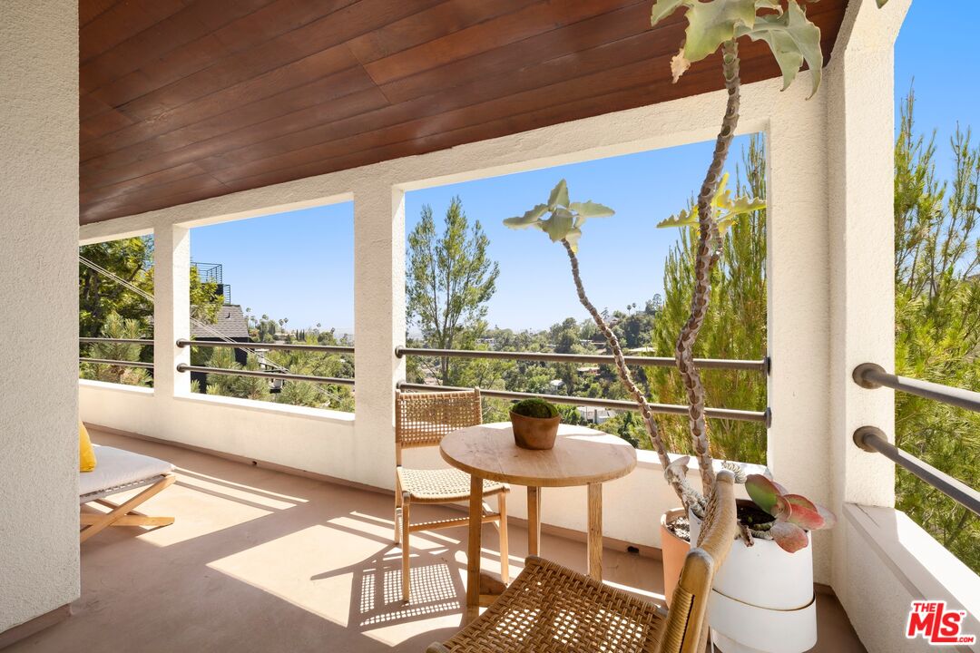 2549 Canyon Oak Dr