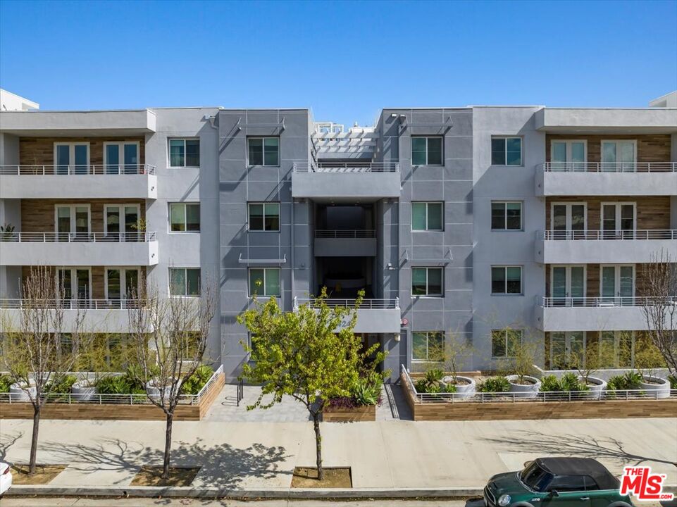 4240 Laurel Canyon Blvd Unit: 107