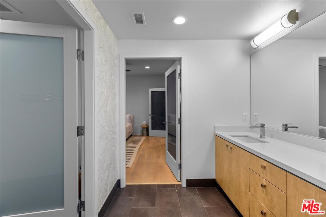 4240 Laurel Canyon Blvd Unit: 107