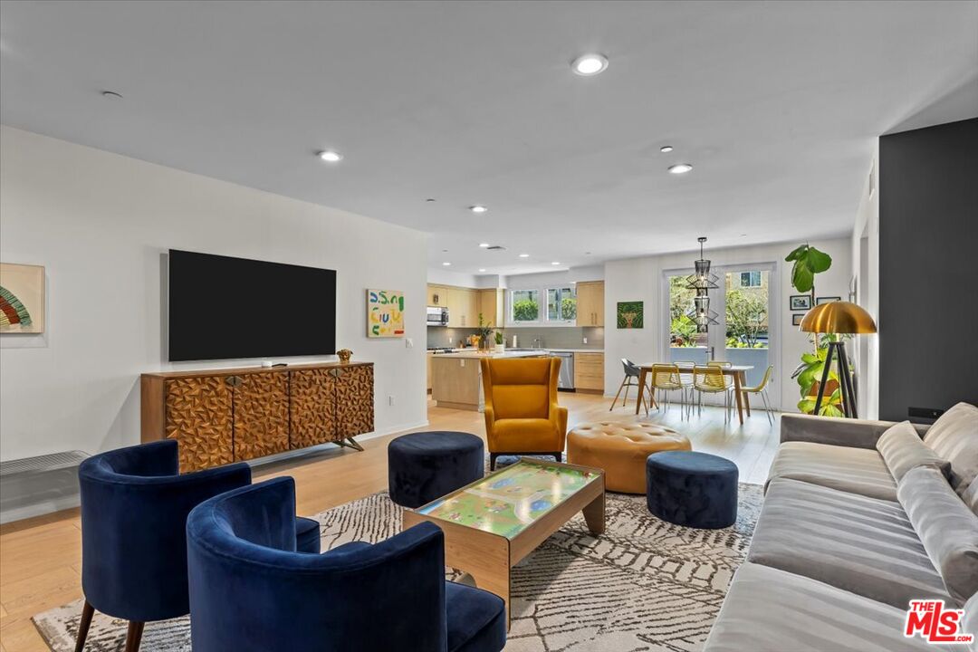 4240 Laurel Canyon Blvd Unit: 107