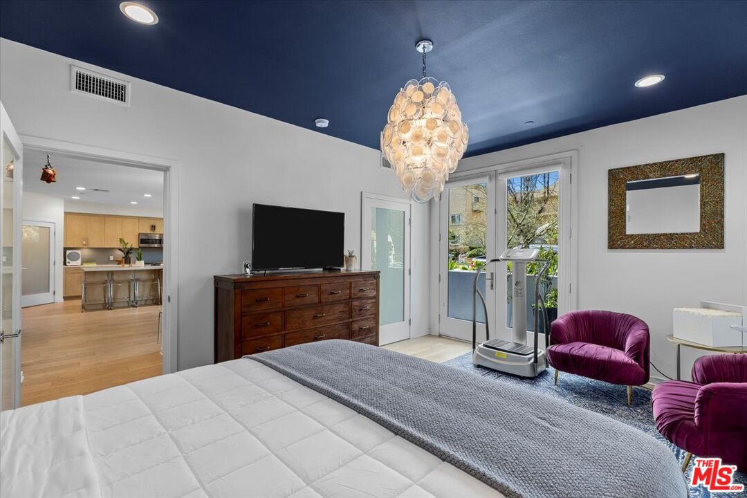 4240 Laurel Canyon Blvd Unit: 107