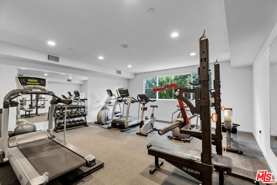 4240 Laurel Canyon Blvd Unit: 107