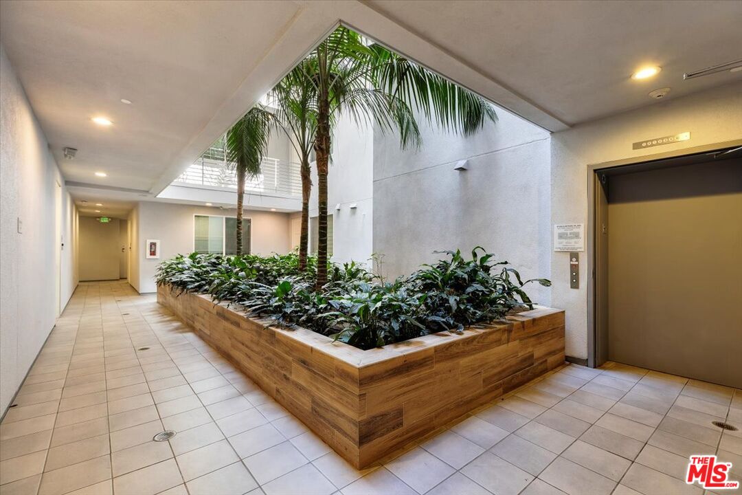 4240 Laurel Canyon Blvd Unit: 107