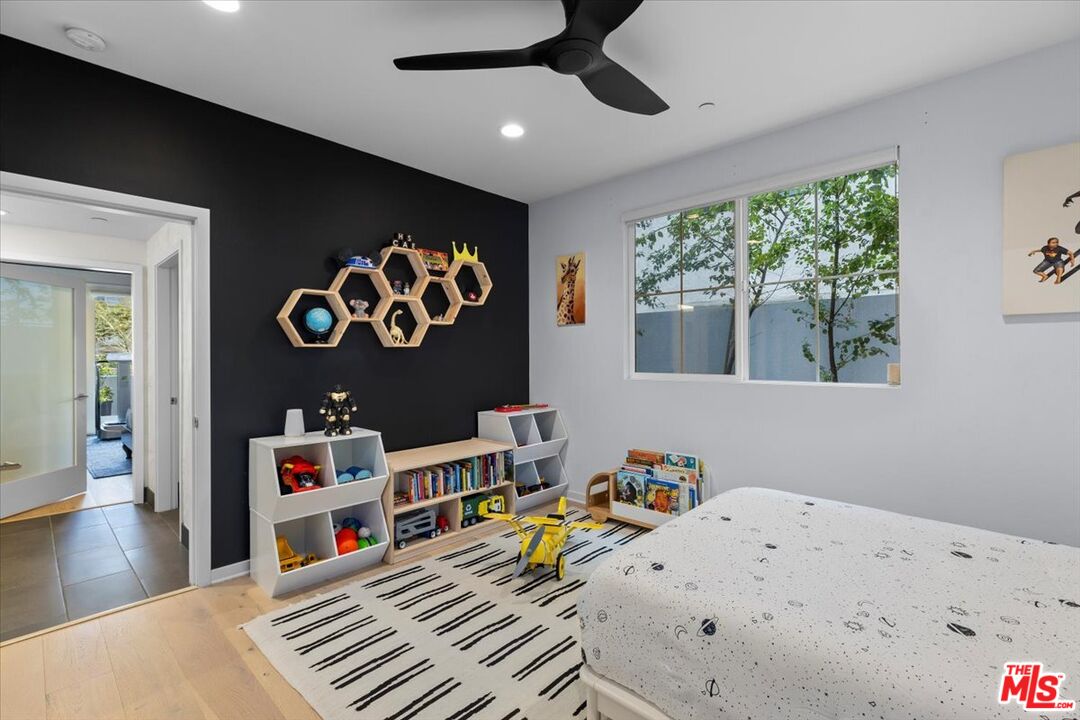 4240 Laurel Canyon Blvd Unit: 107