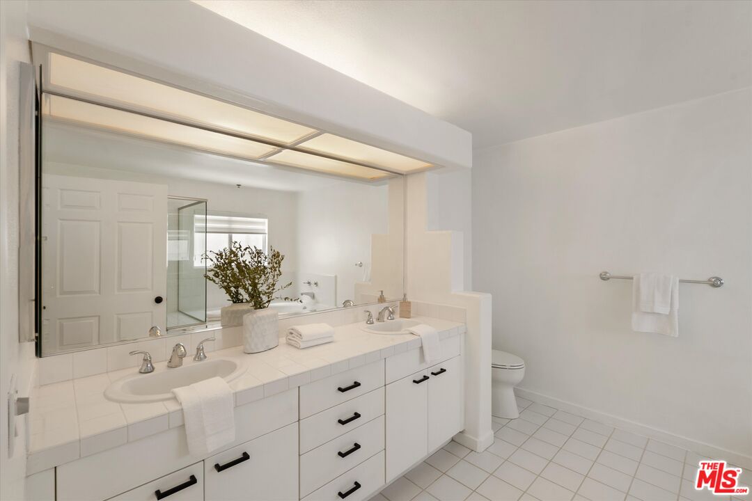 1920 S Beverly Glen Blvd Unit: 101
