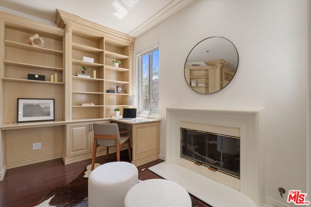1920 S Beverly Glen Blvd Unit: 101