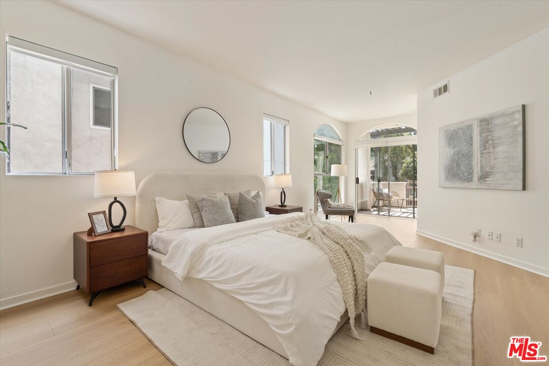 1920 S Beverly Glen Blvd Unit: 101