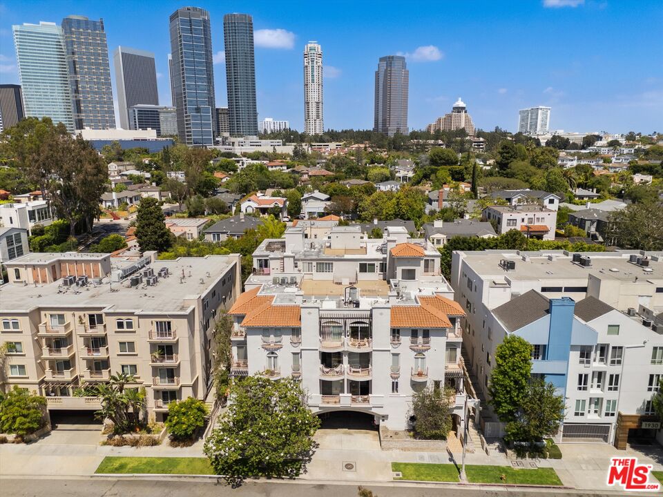 1920 S Beverly Glen Blvd Unit: 101