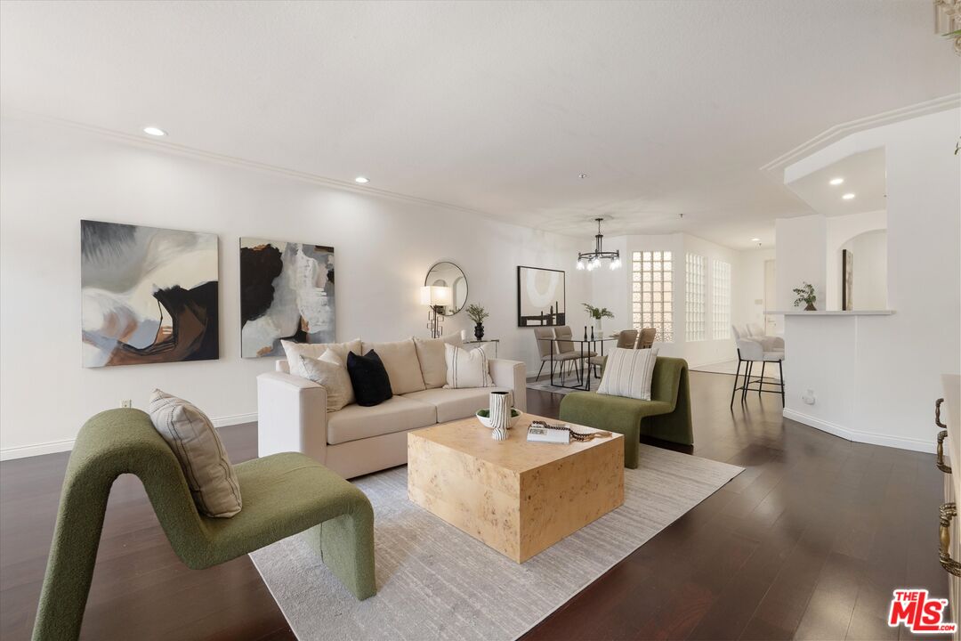 1920 S Beverly Glen Blvd Unit: 101