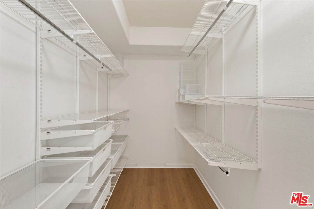 1920 S Beverly Glen Blvd Unit: 101