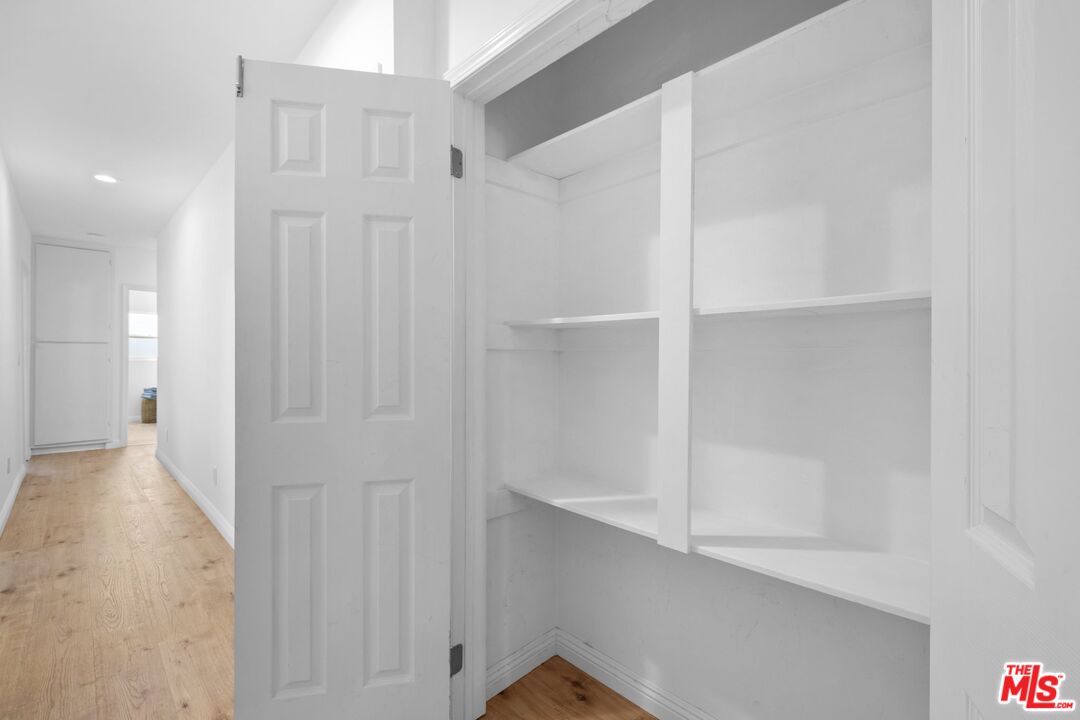 2400 W 74th St