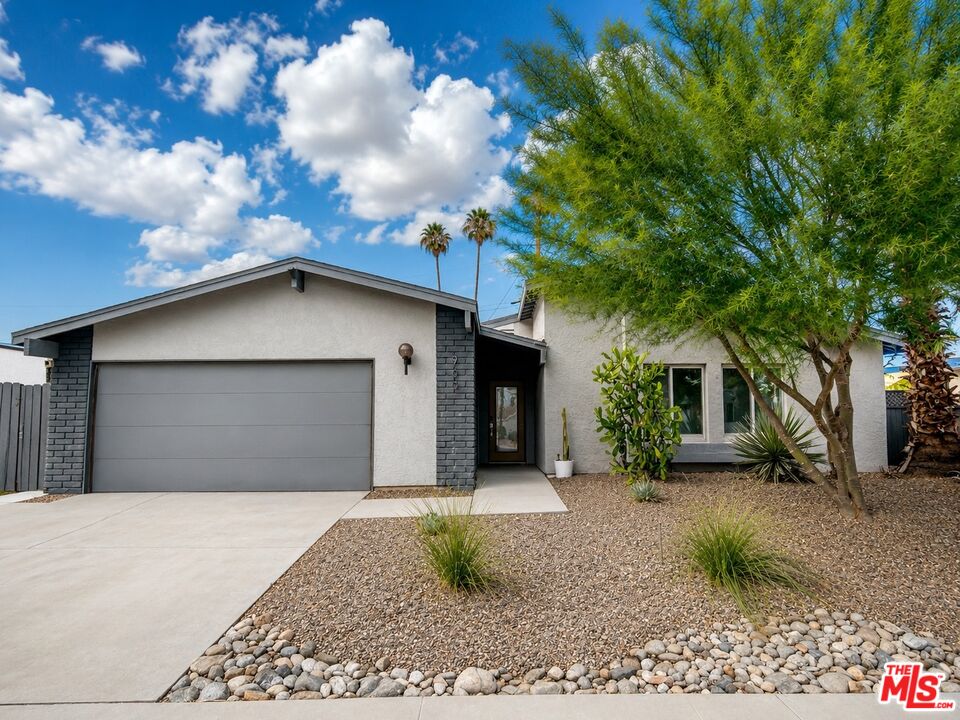 900 S Nueva Vista Dr
