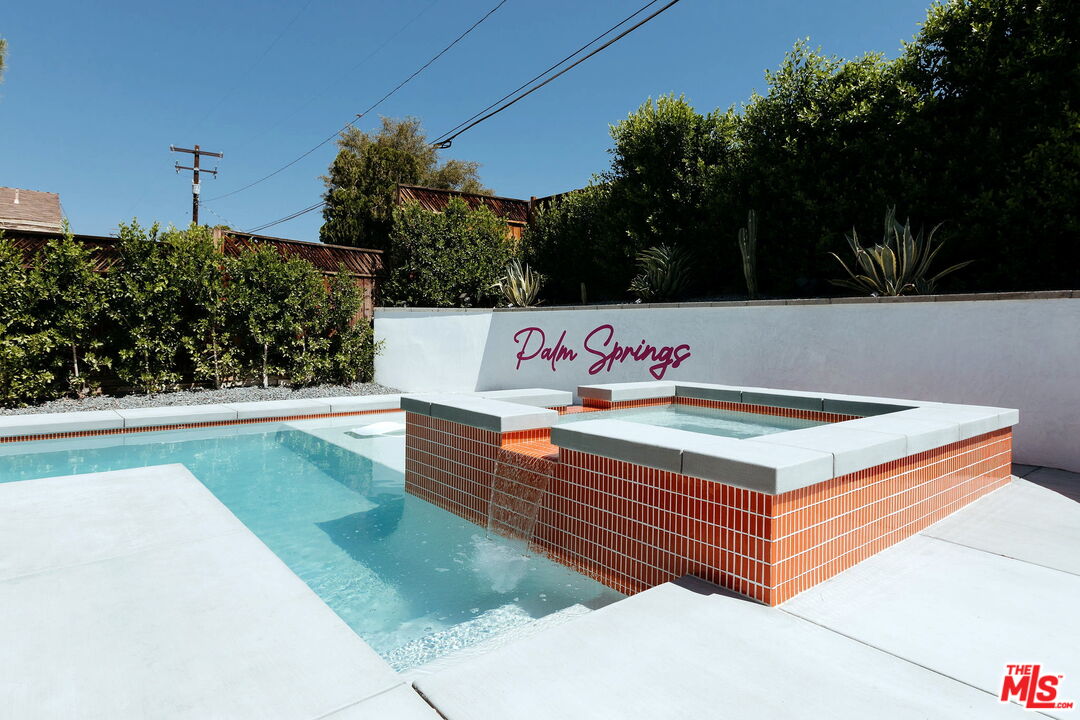 900 S Nueva Vista Dr