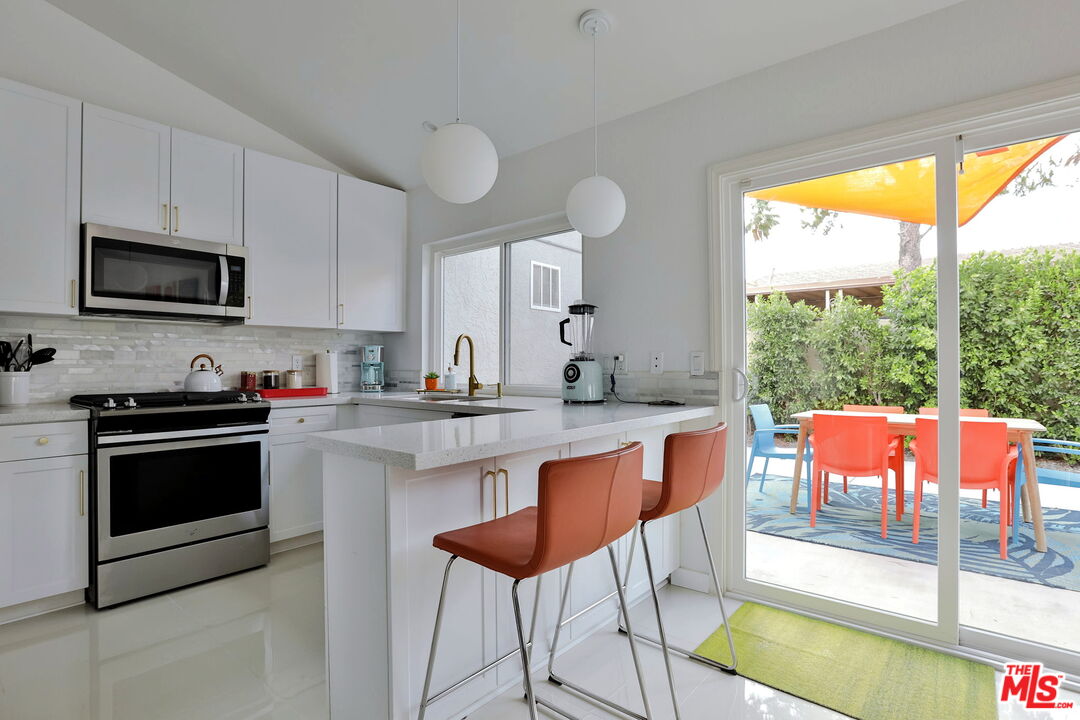 900 S Nueva Vista Dr