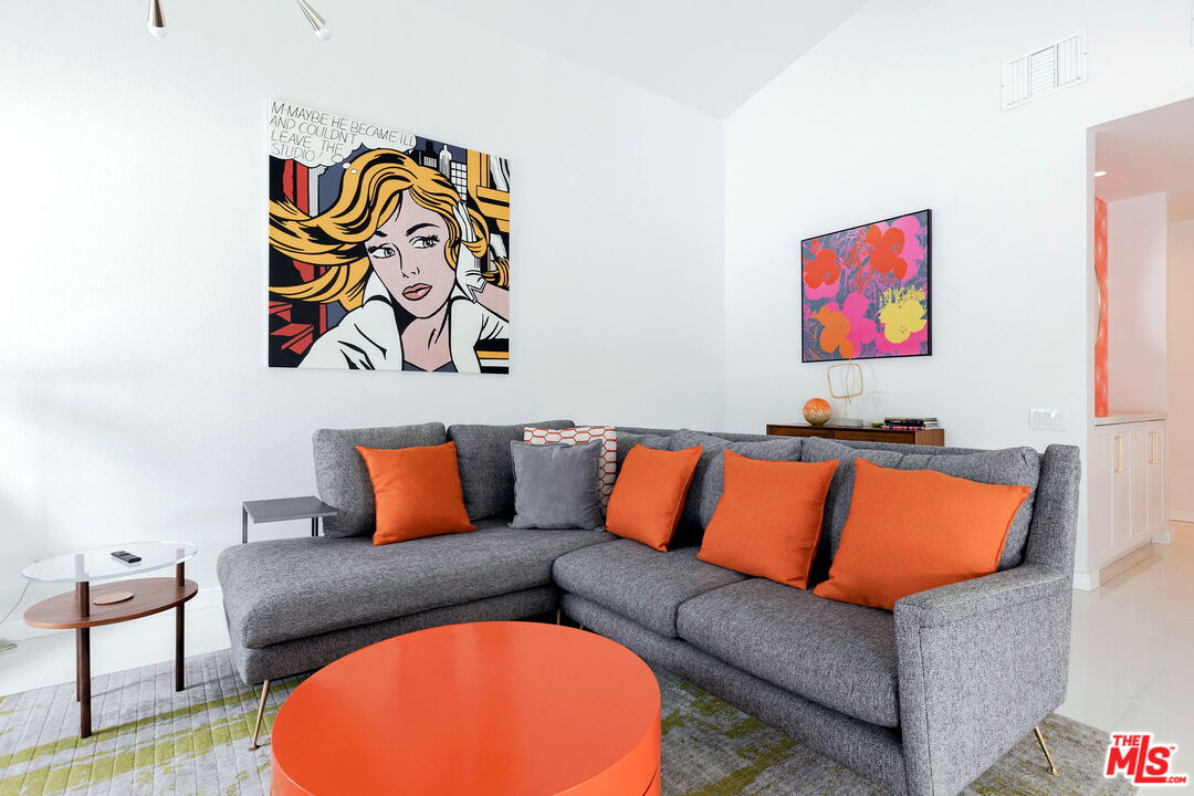 900 S Nueva Vista Dr