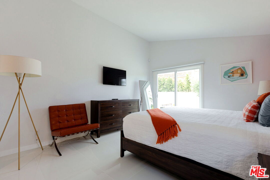 900 S Nueva Vista Dr
