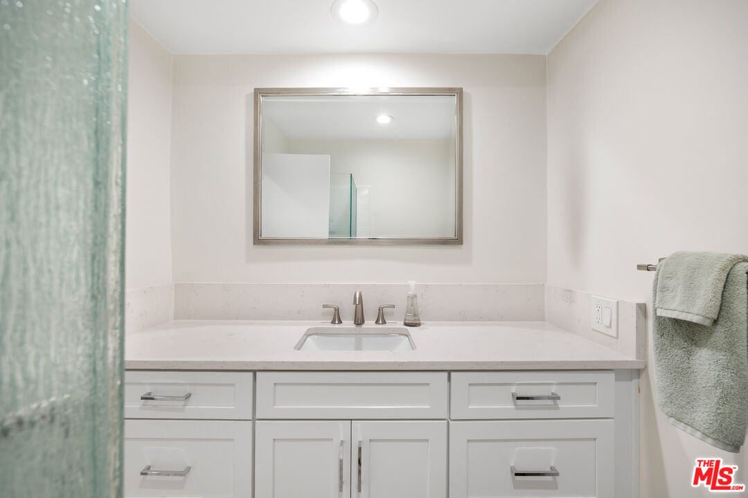 809 S Bundy Dr Unit: 205