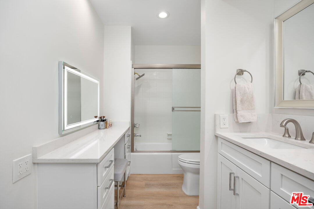 809 S Bundy Dr Unit: 205