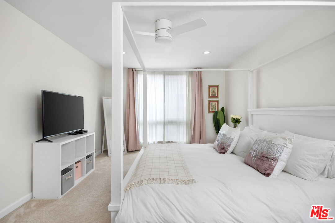809 S Bundy Dr Unit: 205