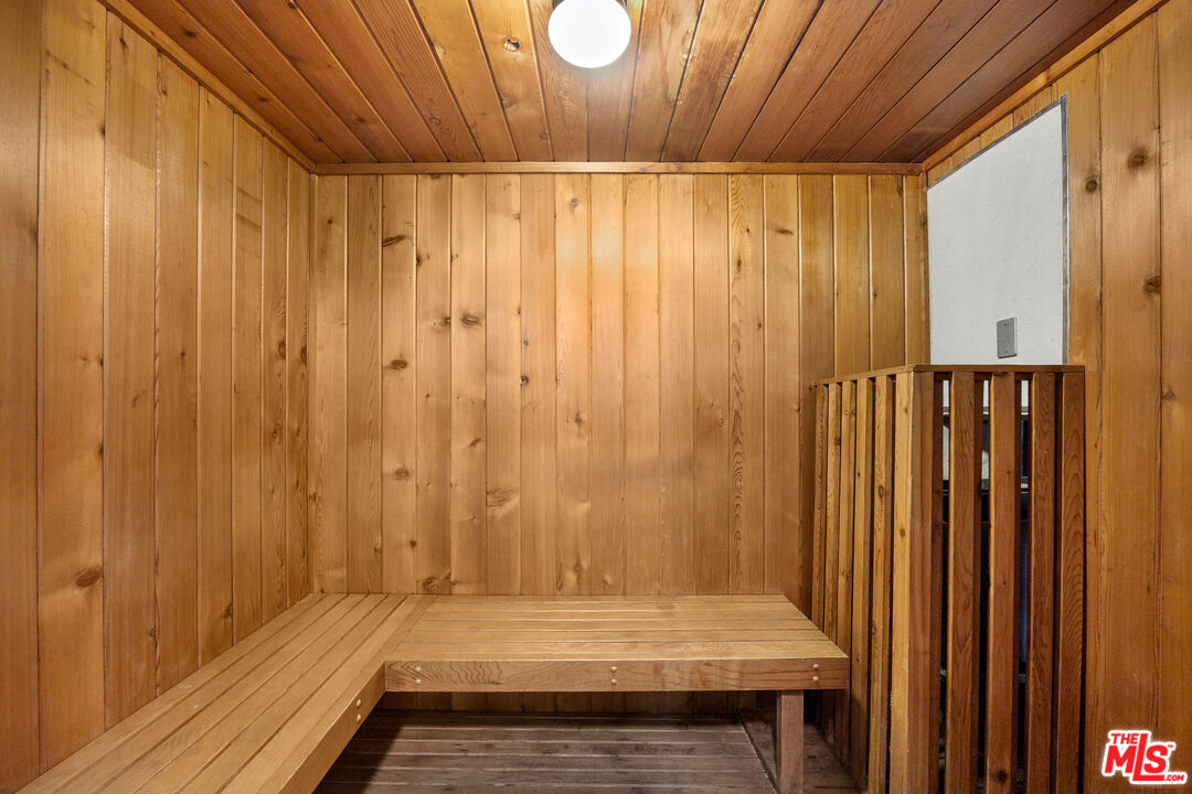 809 S Bundy Dr Unit: 205