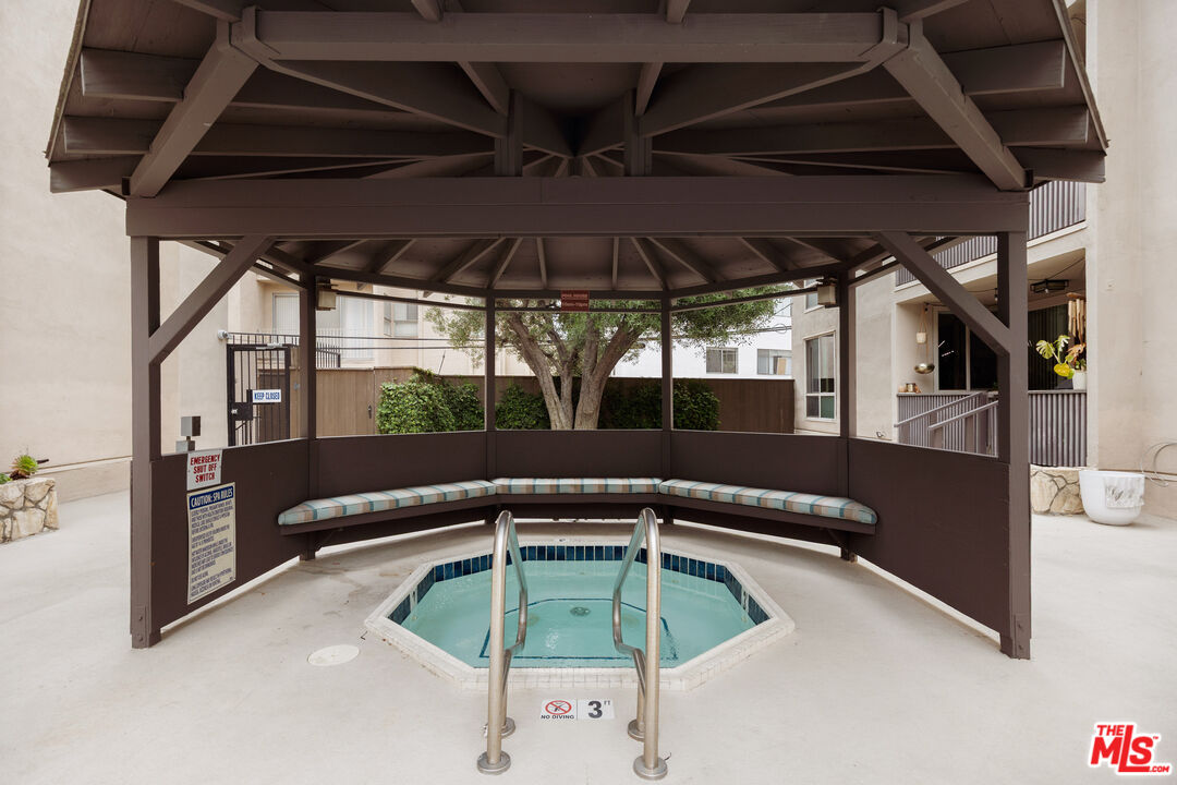 809 S Bundy Dr Unit: 205