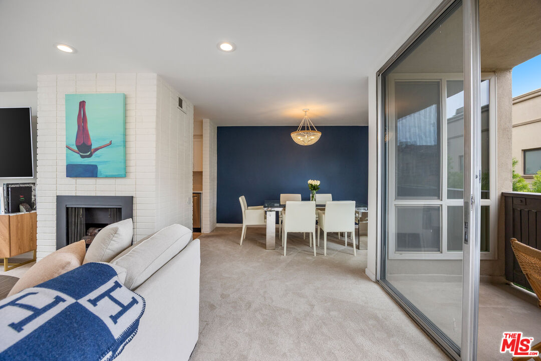 809 S Bundy Dr Unit: 205
