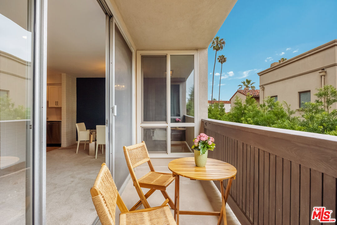 809 S Bundy Dr Unit: 205