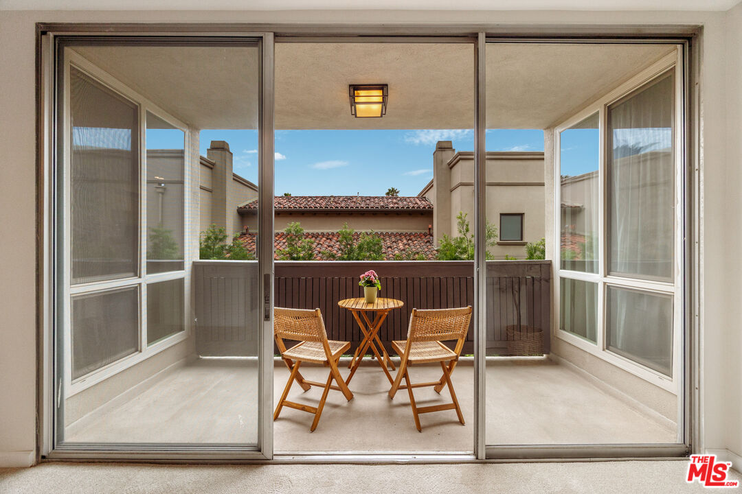 809 S Bundy Dr Unit: 205