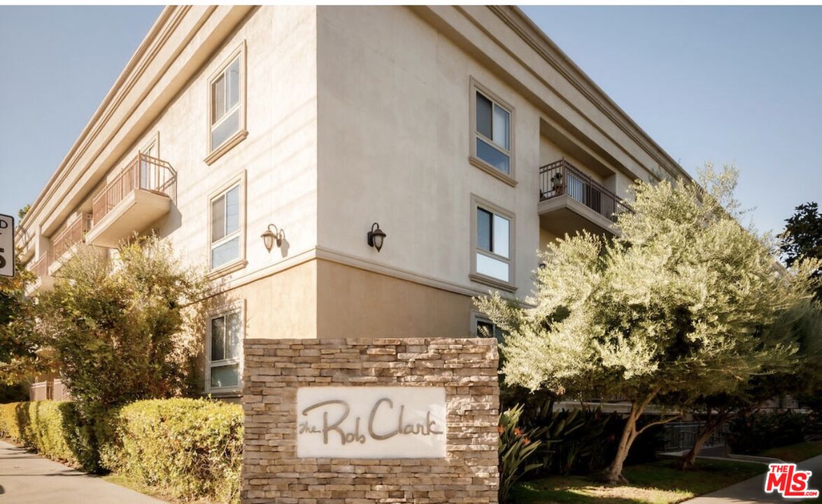 141 S Clark Dr Unit: 315