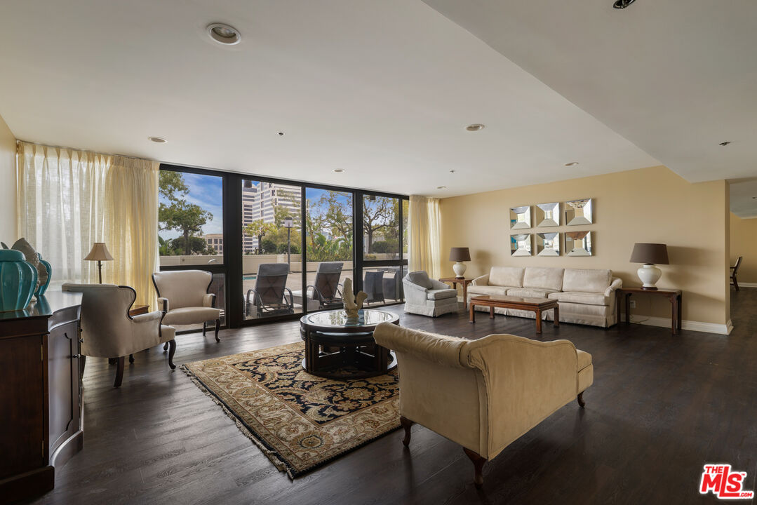 222 Monterey Rd Unit: 505