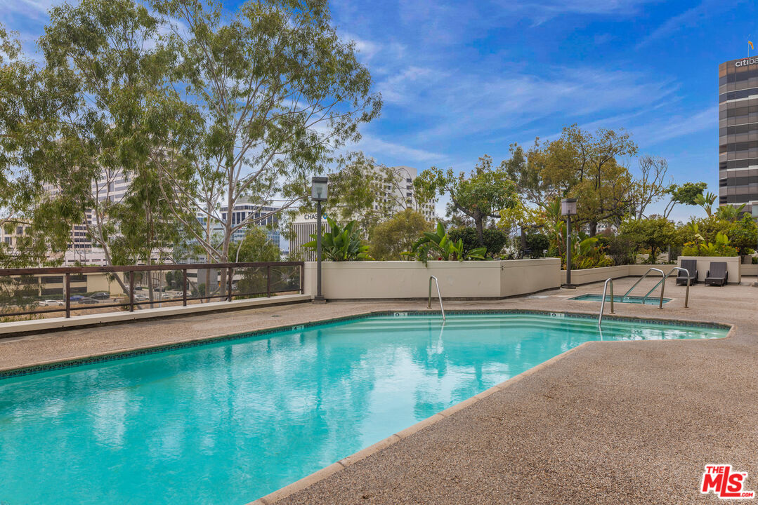 222 Monterey Rd Unit: 505