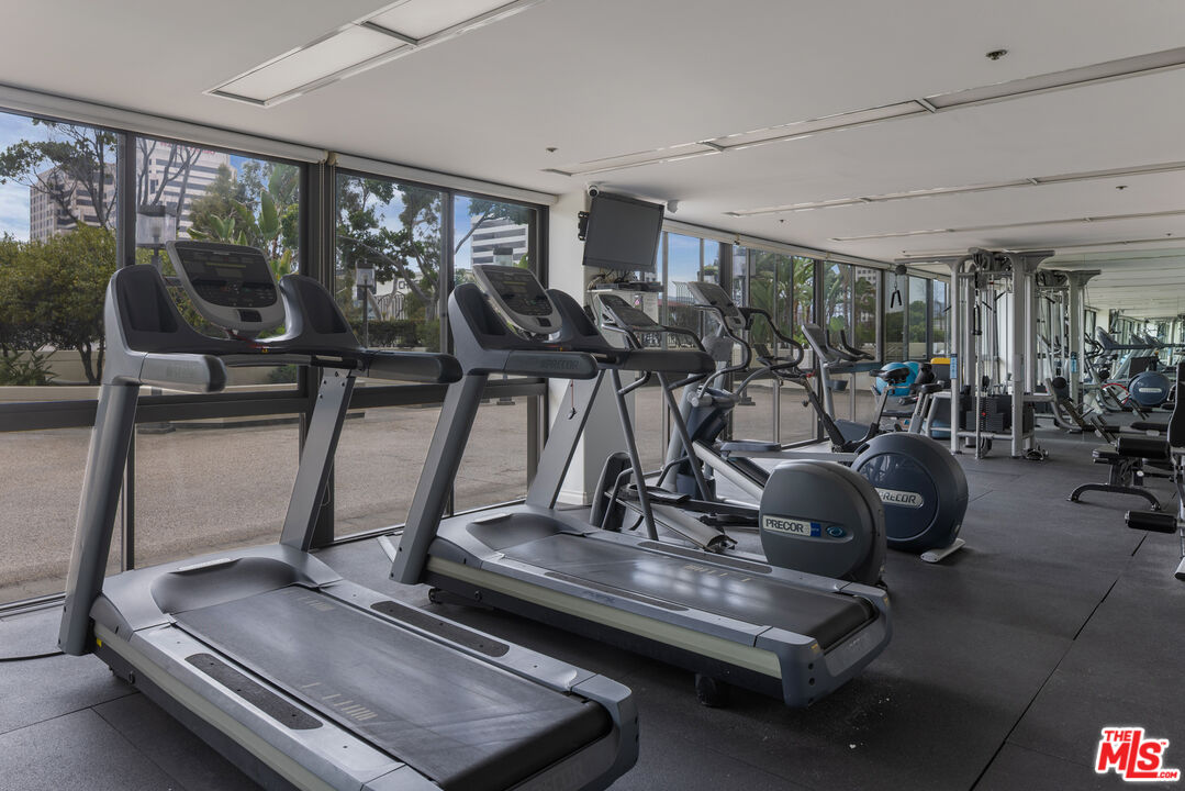 222 Monterey Rd Unit: 505