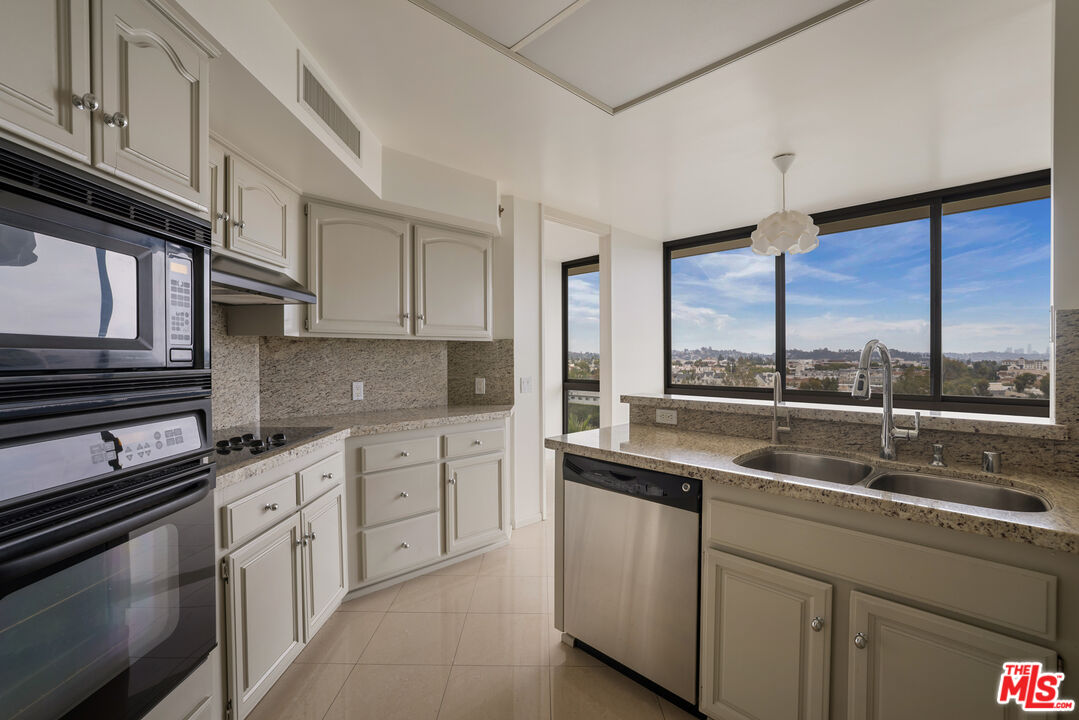 222 Monterey Rd Unit: 505