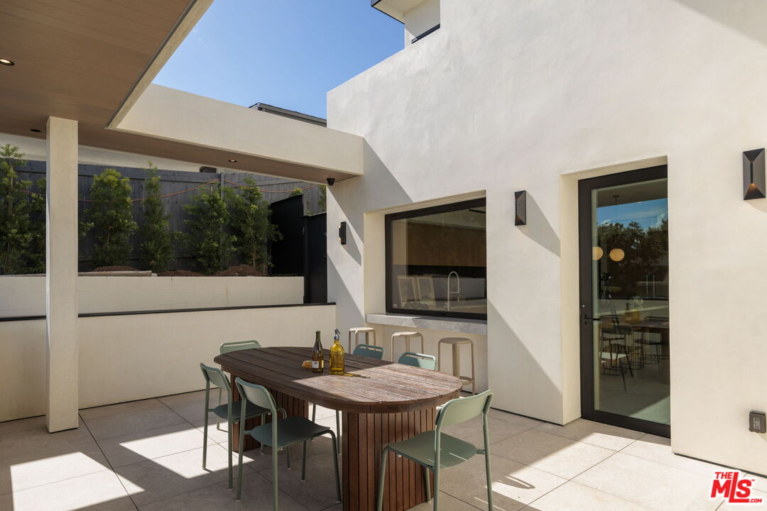 5208 Sanchez Dr