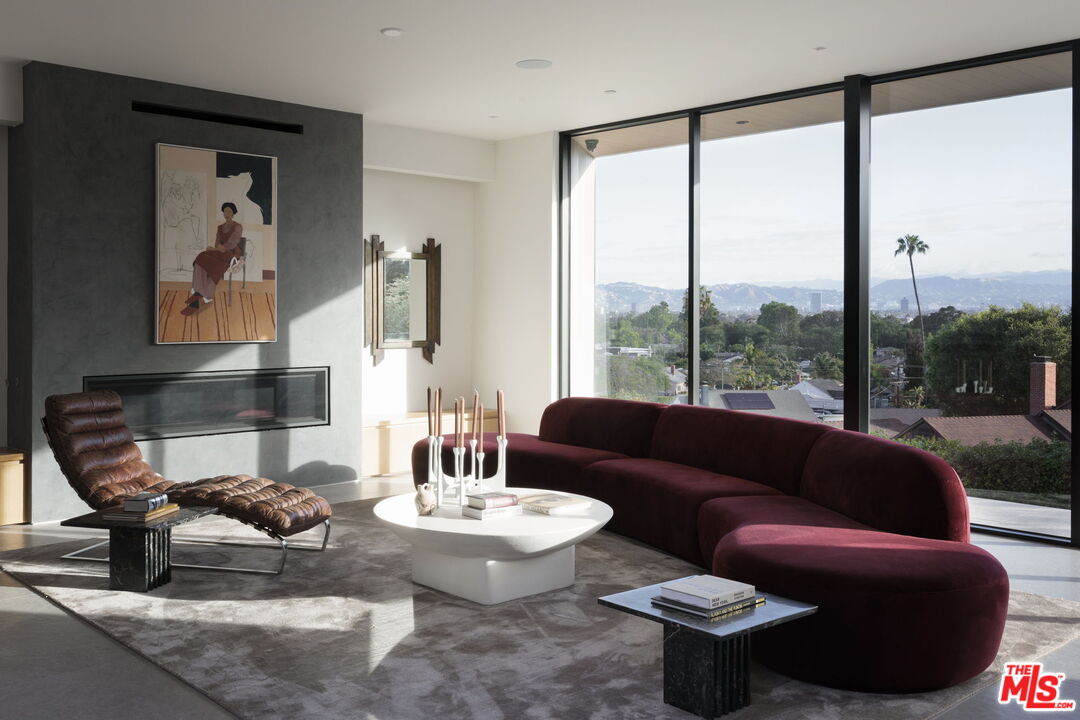 5208 Sanchez Dr