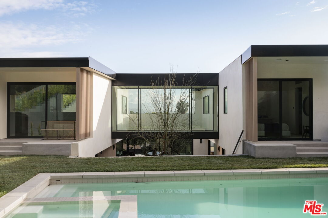 5208 Sanchez Dr