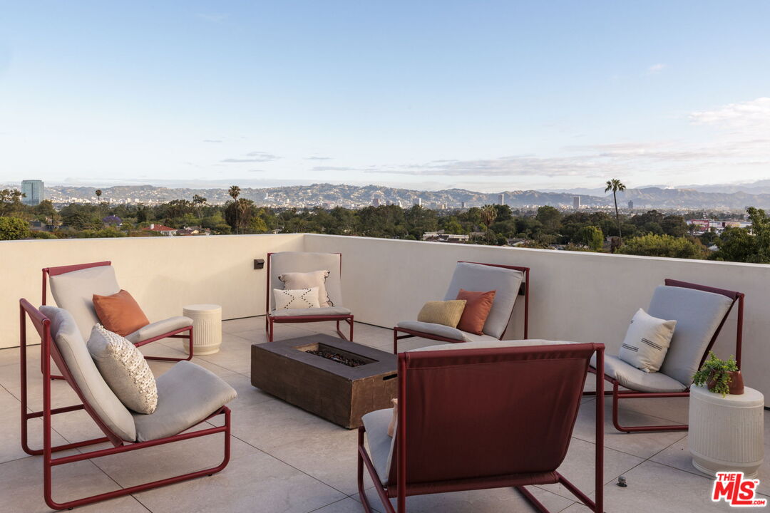 5208 Sanchez Dr