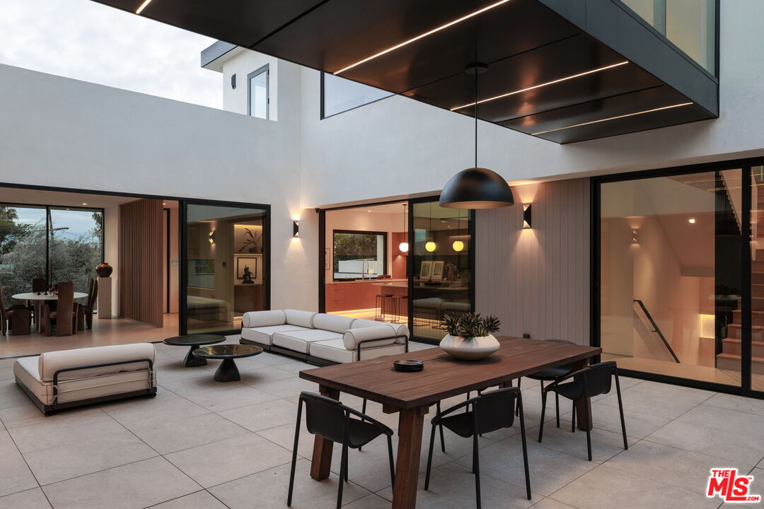 5208 Sanchez Dr
